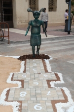 Las calles de Burriana lucen Cruces de Mayo y jardines