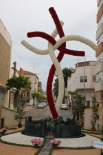 Las calles de Burriana lucen Cruces de Mayo y jardines