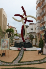 Las calles de Burriana lucen Cruces de Mayo y jardines