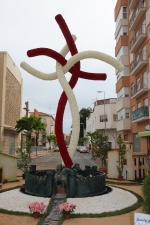 Las calles de Burriana lucen Cruces de Mayo y jardines