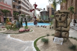 Las calles de Burriana lucen Cruces de Mayo y jardines