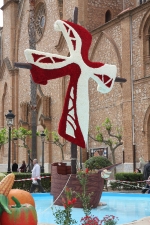 Las calles de Burriana lucen Cruces de Mayo y jardines