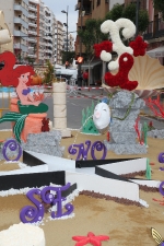 Las calles de Burriana lucen Cruces de Mayo y jardines