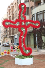Las calles de Burriana lucen Cruces de Mayo y jardines