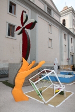 Las calles de Burriana lucen Cruces de Mayo y jardines