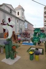 Las calles de Burriana lucen Cruces de Mayo y jardines