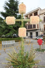 Las calles de Burriana lucen Cruces de Mayo y jardines