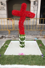 Las calles de Burriana lucen Cruces de Mayo y jardines