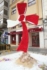 Las calles de Burriana lucen Cruces de Mayo y jardines