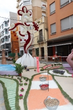 Las calles de Burriana lucen Cruces de Mayo y jardines