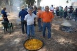 Notaskaparies cocina la mejor paella de las fiestas de Sant Pasqual 2012