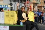 La sátira se adueña de las calles de Vila-real en la cavalgada de Festes