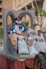 La sátira se adueña de las calles de Vila-real en la cavalgada de Festes