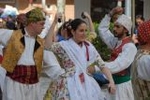 La sátira se adueña de las calles de Vila-real en la cavalgada de Festes