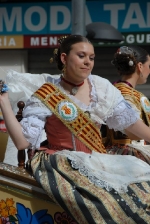 La sátira se adueña de las calles de Vila-real en la cavalgada de Festes