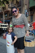 La sátira se adueña de las calles de Vila-real en la cavalgada de Festes
