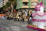 La sátira se adueña de las calles de Vila-real en la cavalgada de Festes