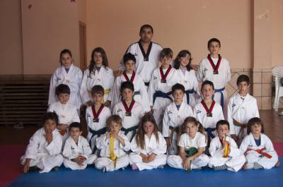 3 Oros, 2 plantas y 2 bronces para el Club Taekwondo Sant Joan de Mor en el Open Internacional