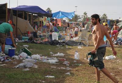 Arenal Sound incorpora una brigada de limpieza 24 horas en la zona de acampada y contenedores con prensadora