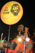 La Vall d\'Uixó sale a la calle para ver el desfile de disfraces de @LPeFESTES