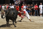 Un vecino de La Vall d\'Uixó, en estado crítico tras ser cogido por un toro en Burriana