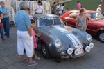 Los vehículos antiguos, el \'gos rater valencià\' y la ´mascletà\' completaron el programa festivo del domingo