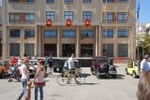 Los vehículos antiguos, el \'gos rater valencià\' y la ´mascletà\' completaron el programa festivo del domingo