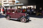 Los vehículos antiguos, el \'gos rater valencià\' y la ´mascletà\' completaron el programa festivo del domingo