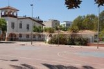 Los vehículos antiguos, el \'gos rater valencià\' y la ´mascletà\' completaron el programa festivo del domingo