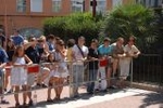Los vehículos antiguos, el \'gos rater valencià\' y la ´mascletà\' completaron el programa festivo del domingo