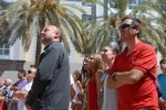 Los vehículos antiguos, el \'gos rater valencià\' y la ´mascletà\' completaron el programa festivo del domingo