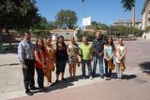Los vehículos antiguos, el \'gos rater valencià\' y la ´mascletà\' completaron el programa festivo del domingo