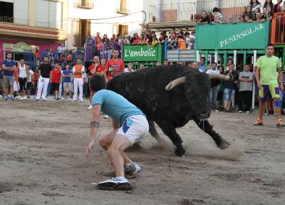 Toros por la tarde y caldereta para 1.200 vecinos por la noche