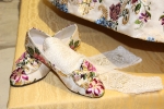 El traje de Anna Serrano (Reina Fallera Infantil 2014) es color 'pruna'