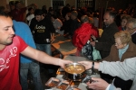 Reparten la cena de caldereta de les festes de Sant Vicent