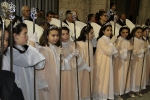 La procesión de las Camareras de la Soledad anuncia el día grande de Sant Vicent