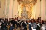 La procesión de las Camareras de la Soledad anuncia el día grande de Sant Vicent