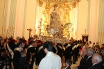 La procesión de las Camareras de la Soledad anuncia el día grande de Sant Vicent