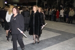 La procesión de las Camareras de la Soledad anuncia el día grande de Sant Vicent