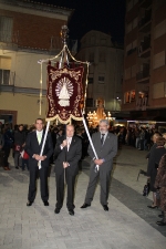 La procesión de las Camareras de la Soledad anuncia el día grande de Sant Vicent