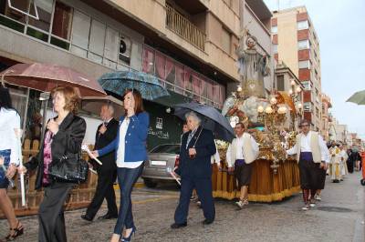 La lluvia tambin fastidi la procesin en honor a Sant Pasqual