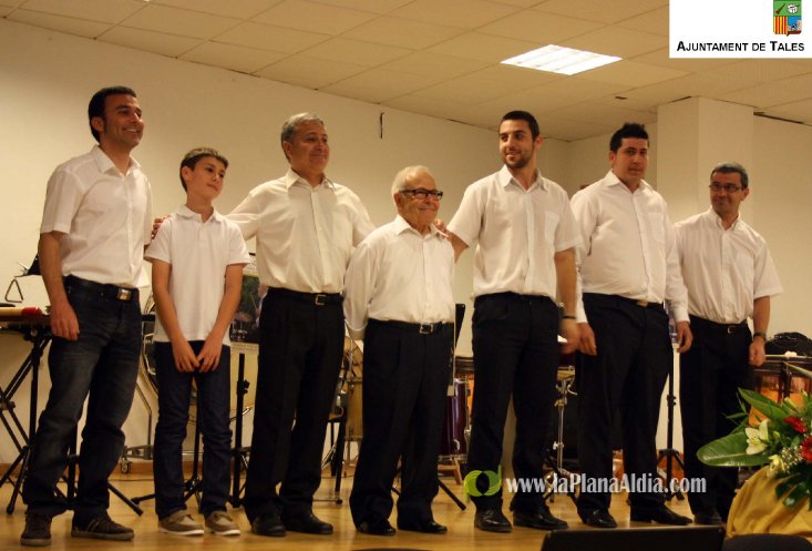 Tales homenajea a su música más veterano, Eloy Puertas