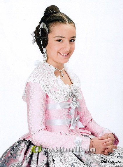 3 niñas y 4 jóvenes aspiran a ser Reina Fallera de Burriana 2014 