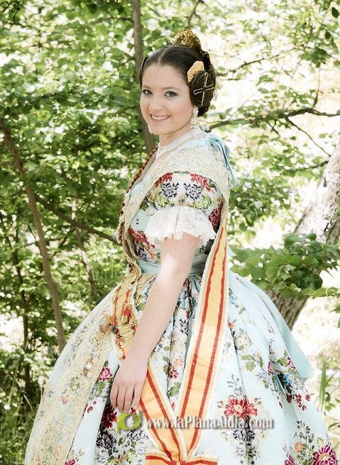 3 niñas y 4 jóvenes aspiran a ser Reina Fallera de Burriana 2014 