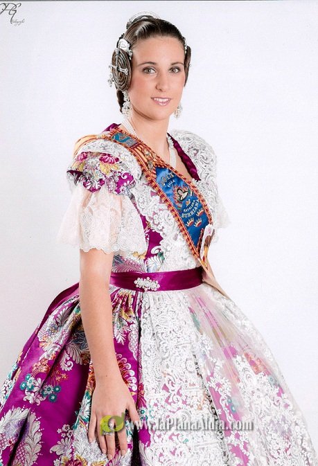 3 niñas y 4 jóvenes aspiran a ser Reina Fallera de Burriana 2014 