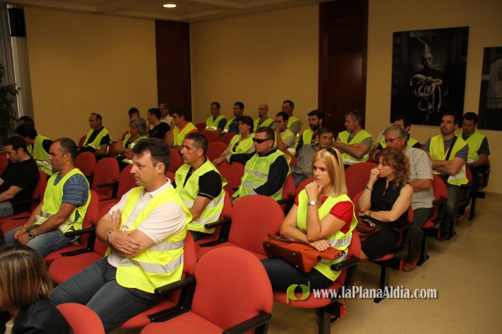 El PSOE pide la dimisión de Pallardó y Cibur añade la del alcalde en un tenso pleno al que asiste media plantilla de la Policía Local de Burriana