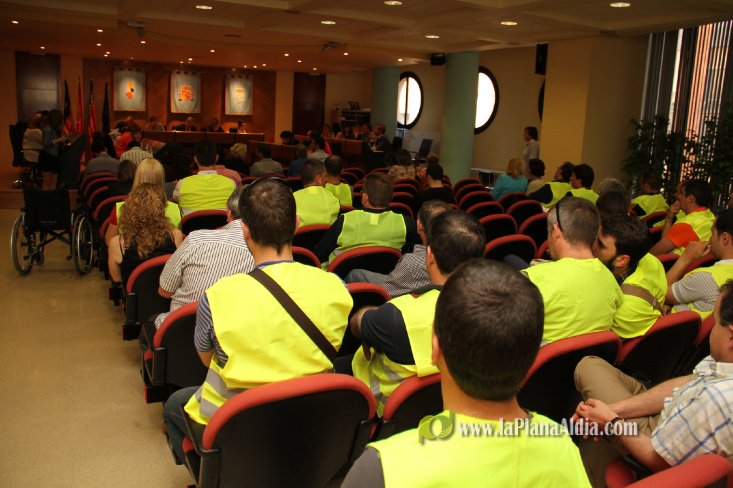 El PSOE pide la dimisión de Pallardó y Cibur añade la del alcalde en un tenso pleno al que asiste media plantilla de la Policía Local de Burriana