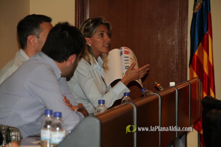 El PSOE pide la dimisión de Pallardó y Cibur añade la del alcalde en un tenso pleno al que asiste media plantilla de la Policía Local de Burriana