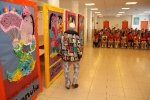 Ripollés, impresionado por los trabajos del CEIP Noves de Calatrava