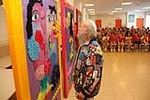 Ripollés, impresionado por los trabajos del CEIP Noves de Calatrava